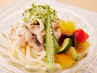 【ミツカンコラボ】彩り野菜と豚しゃぶのぶっかけうどん 梅風味