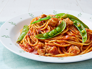 スナップえんどうと鶏肉のトマトバジルパスタ