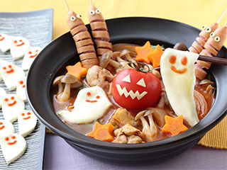 ハロウィン のび~るモッツァレラのトマト鍋