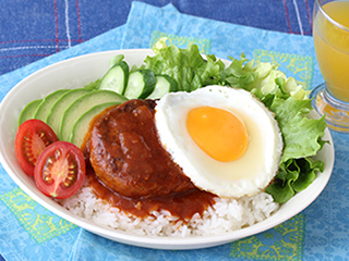 煮込みハンバーグ用ソースでロコモコ丼