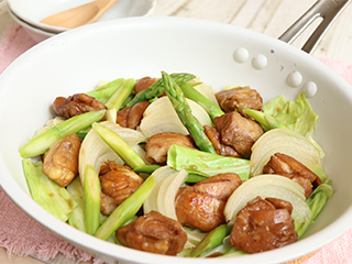 春キャベツと鶏肉の『蒸すター』（ウスター蒸し焼き）