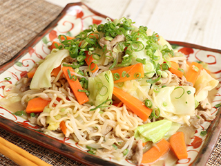 ウスターソース×袋ラーメンでお手軽!野菜たっぷり焼きラーメン