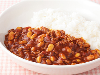 ひき肉とお豆のカレー（青果玉ねぎ使用）