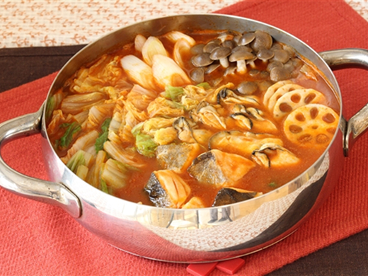 タラとカキのトマトカレー鍋