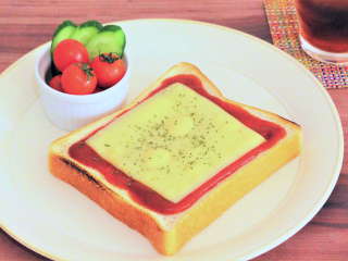 かけて焼くだけ！チーズカレーパン