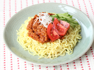 10分！簡単！トマトジャージャー麺（豚ひき肉）