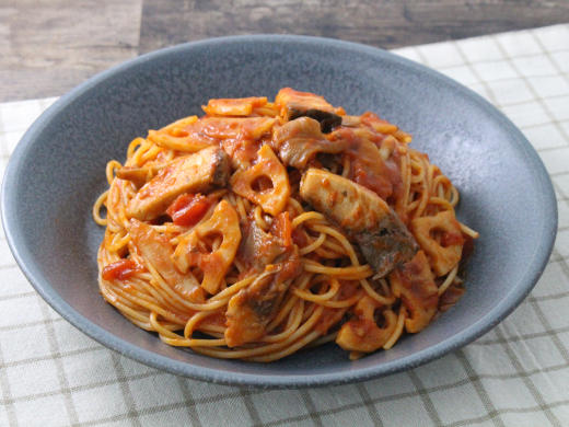 ぶりと根菜のトマトガーリックスパゲティ