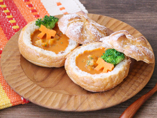 パンと楽しむ！海老と完熟トマトのビスクのスープパン