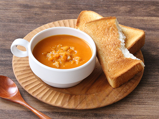 海老と完熟トマトのビスクのスープ