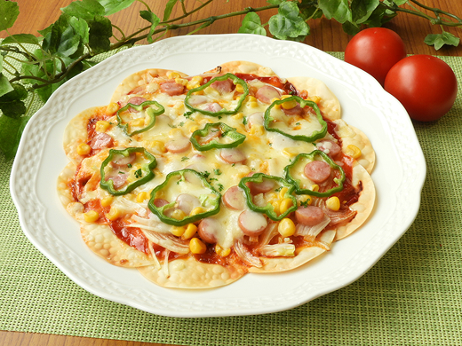 玉ねぎとコーンの餃子の皮ピザ