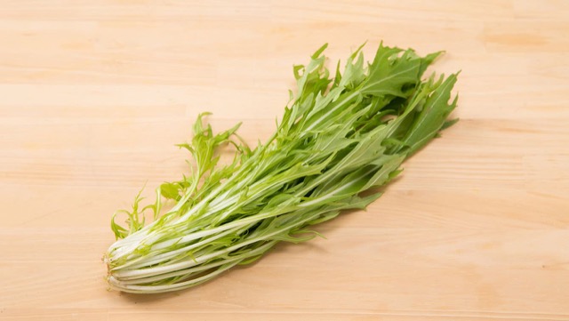 新鮮な水菜は、葉先までハリがあって瑞々しい 新鮮な水菜は、葉先までハリがあって瑞々しい