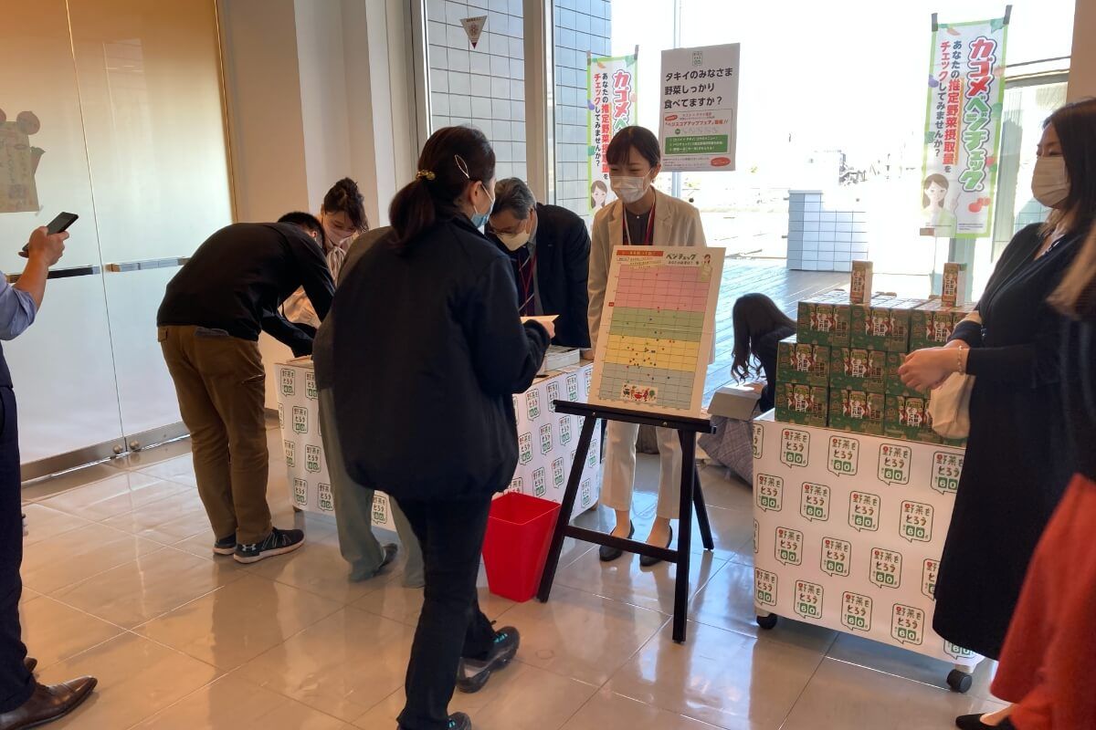 タキイ種苗の社員食堂にて“ベジスコアアップフェア”を開催 2111_タキイ.jpeg