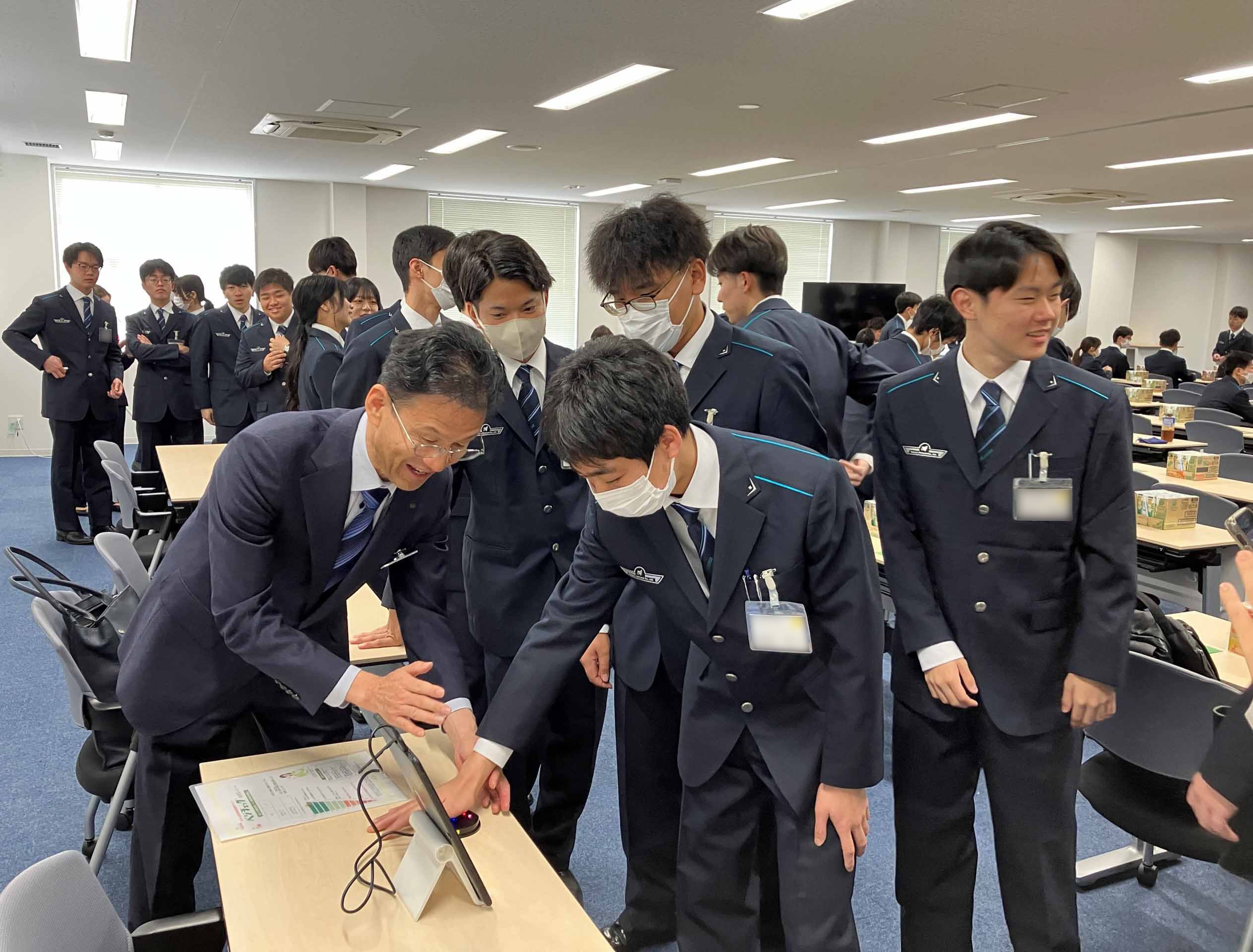 名古屋鉄道の新入社員170人に野菜セミナーを実施。若年層の野菜不足解消を狙う ⑦名鉄1_修正 .jpg