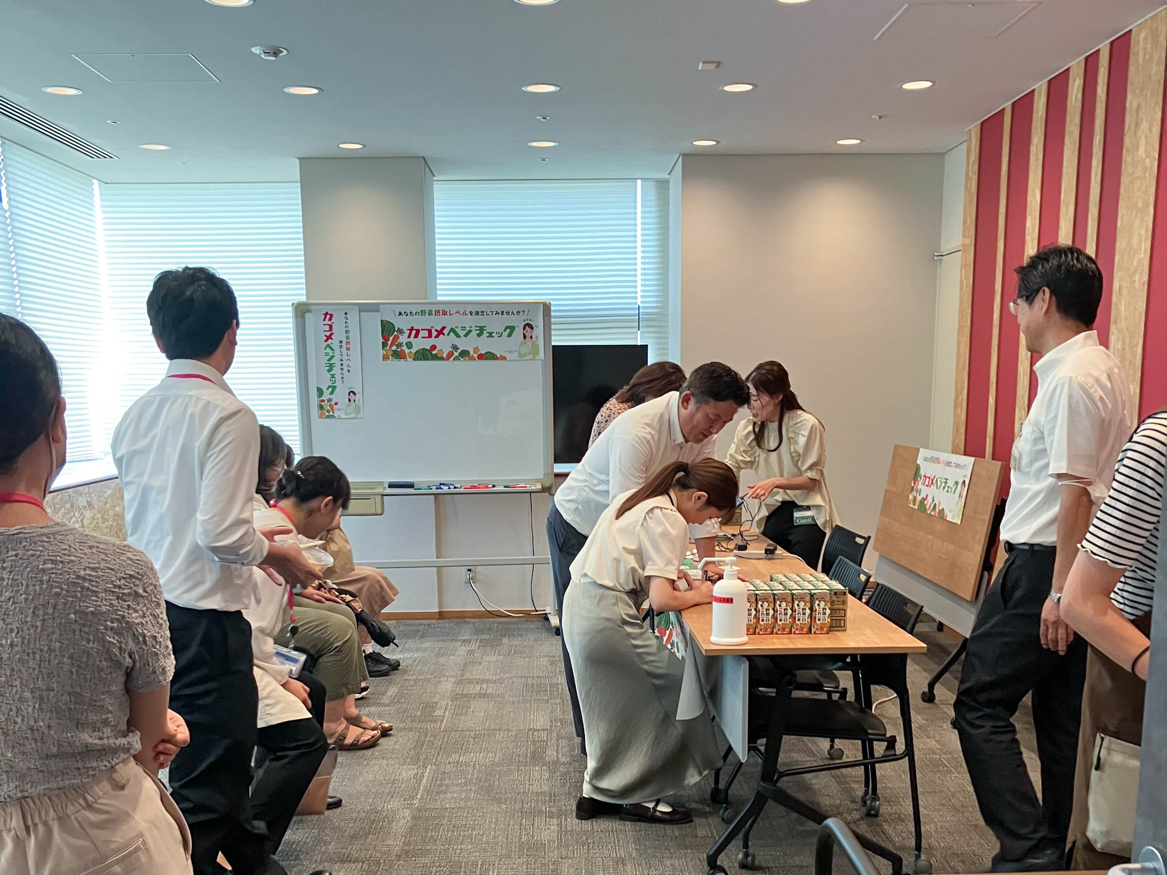 ベネッセの社員食堂で「ベジチェック®」測定イベントを実施 ヘ゛ネッセ1.jpg
