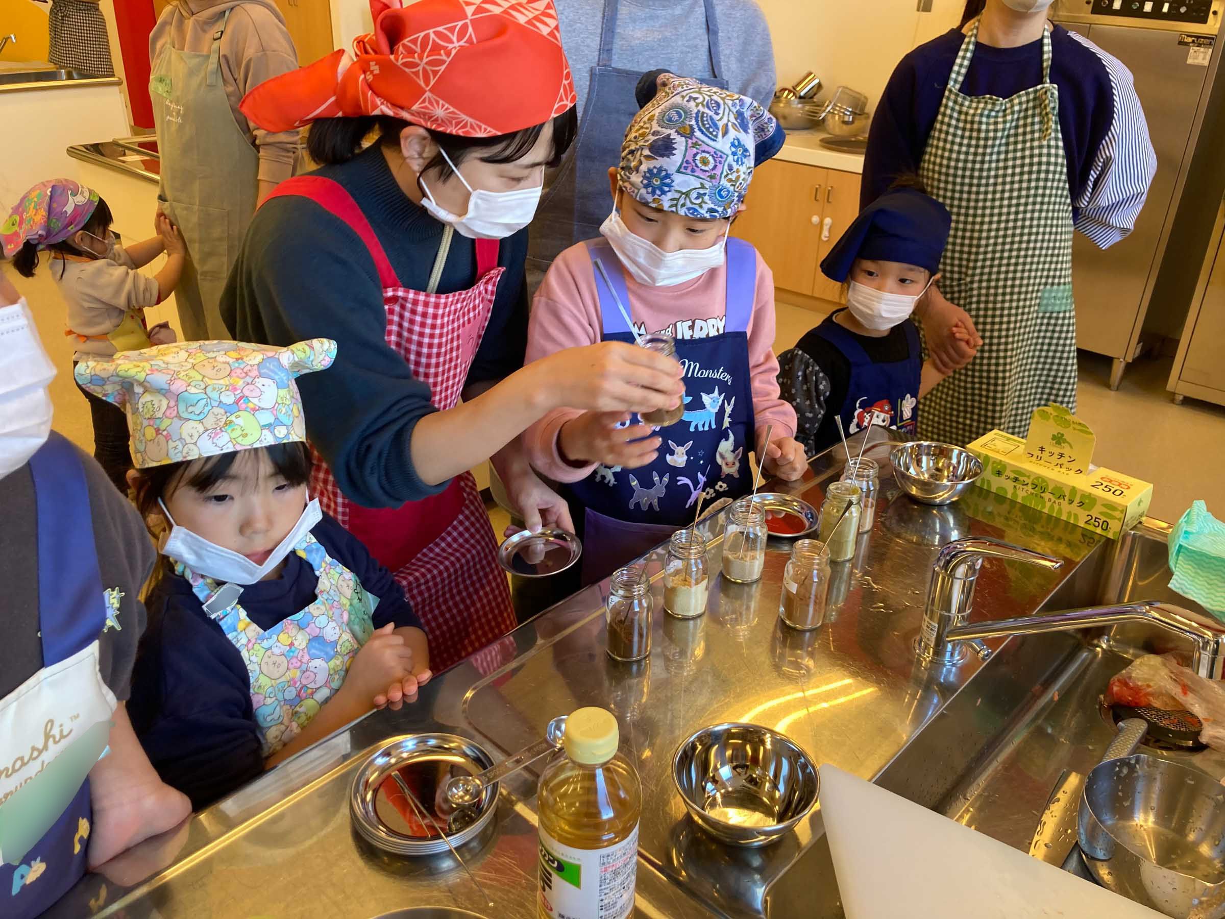 栃木県大田原市で「親子食育教室」開催。14組の親子がトマトケチャップづくりに挑戦 大田原市1.jpg